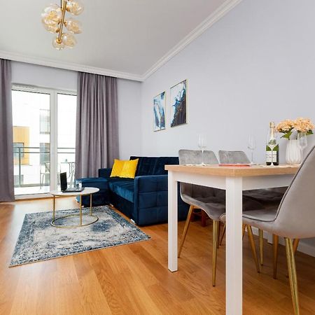 Apartament Dom Przy Okrzei By Renters Prestige Varsavia Esterno foto