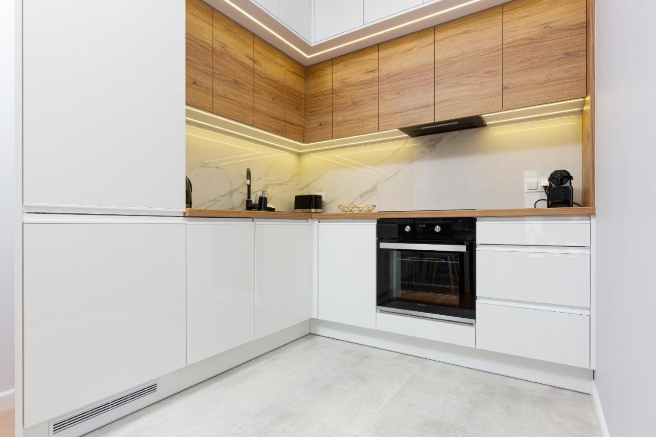 Apartament Dom Przy Okrzei By Renters Prestige Varsavia Esterno foto