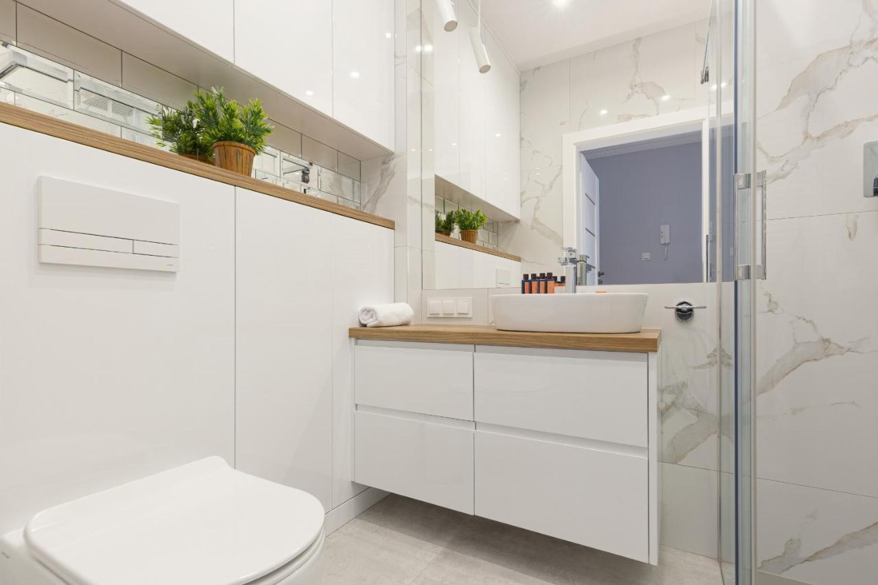 Apartament Dom Przy Okrzei By Renters Prestige Varsavia Esterno foto